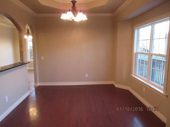 4th image of 3 Holcombe Ln