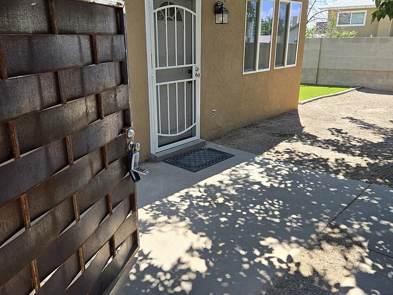 2109 Chelwood Park Blvd NE #D — Photo 1