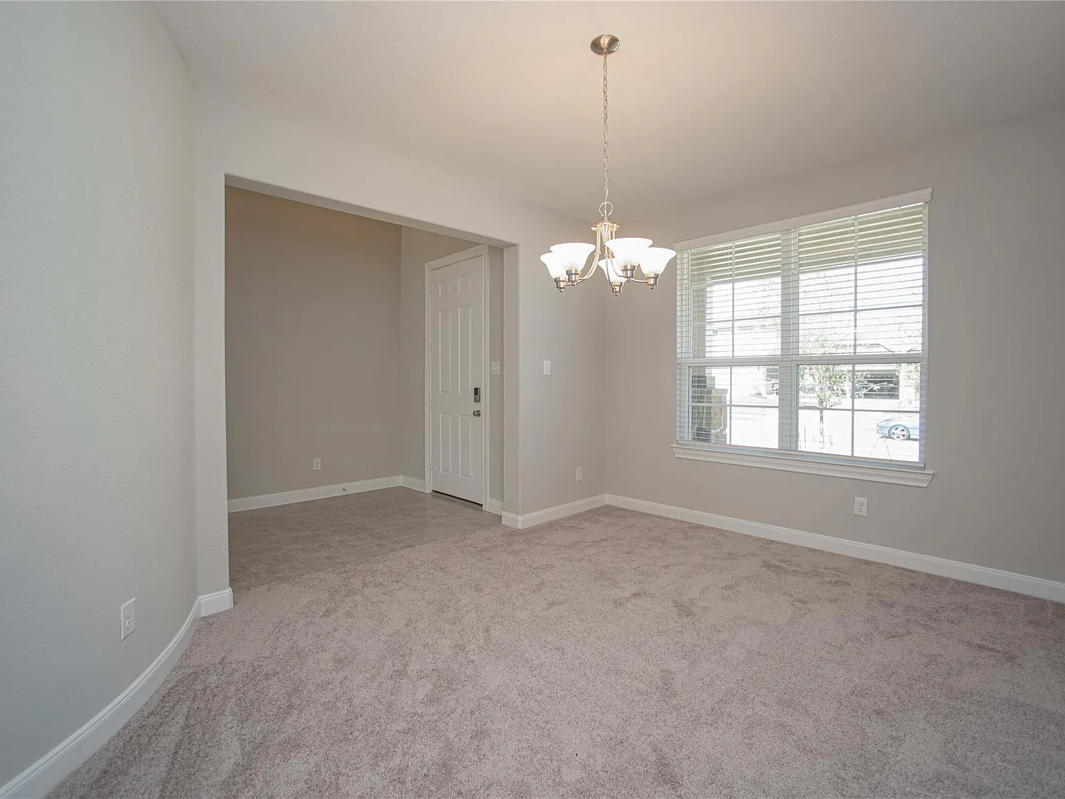 4 bed, 3.5 bath, 3388 sqft, $3,300 — Photo 4