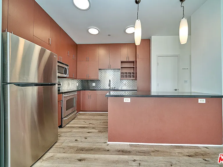 3810 Wilshire Blvd #Penthouse 7 — Photo 15