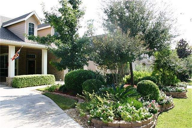 2nd image of 154 E Lansdowne Cir