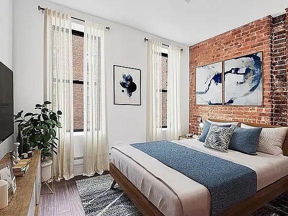 4th image of 642 10th Ave APT 2S