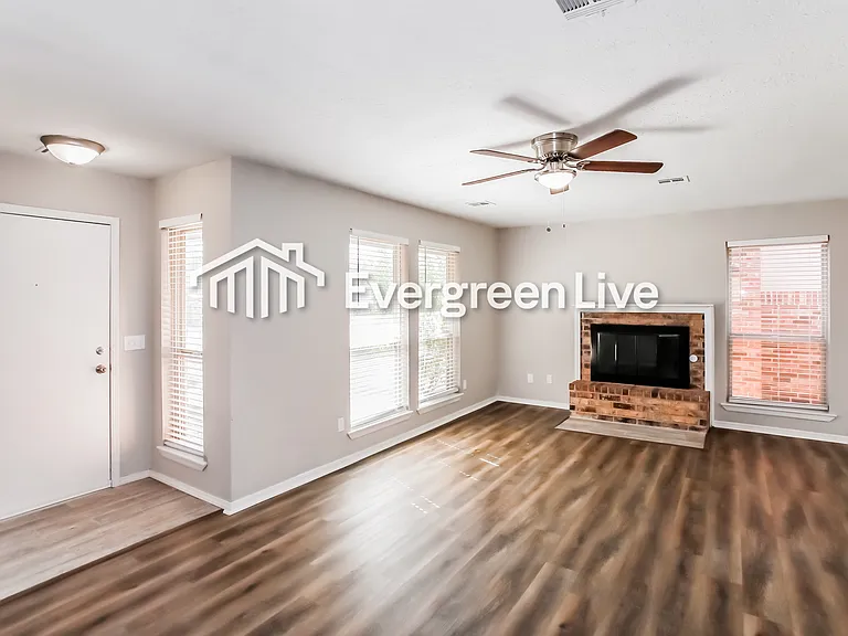 2837 Green Canyon Dr — Photo 3