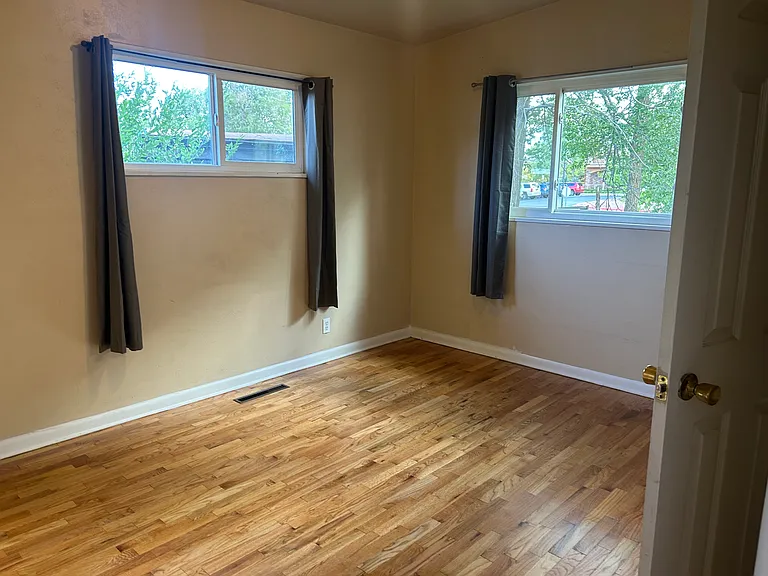 819 E Hills Rd — Photo 15
