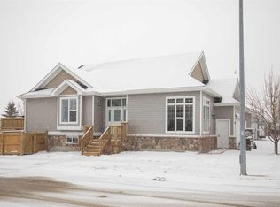 7135 N Henners Rd, Lacombe, AB T4L0C3