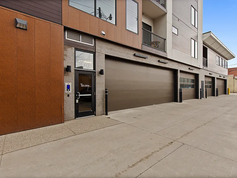 438 Selden St #302 — Photo 8