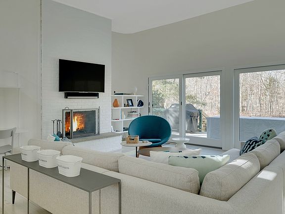 4th image of 19 N Cape Ln