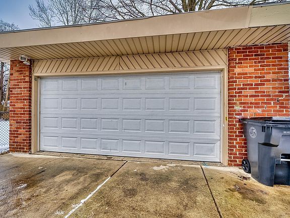 3rd image of 24280 KENOSHA Street