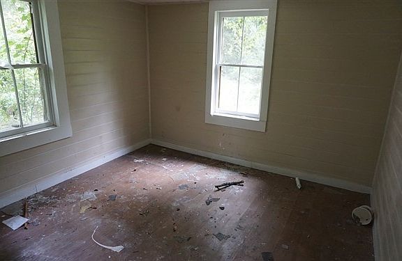5th image of 1035 McGee St