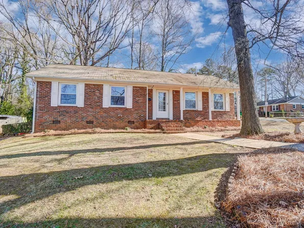 707 Ranch Rd, Charlotte, NC 28208