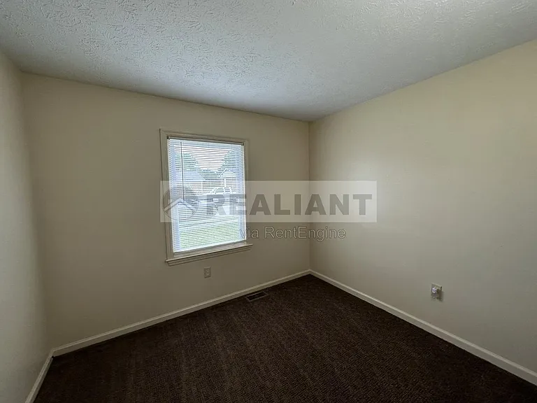 530 Foxwood Dr — Photo 12