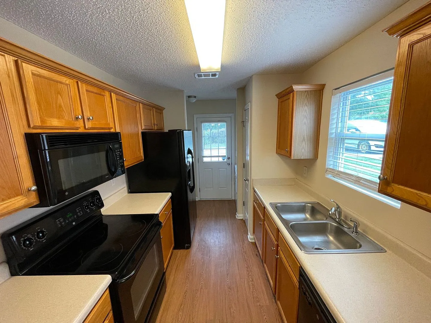 Bridgewater Home! Pre-Leasing For August 1 2027 — Photo 4