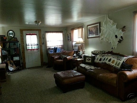 3rd image of 415 Charlos St