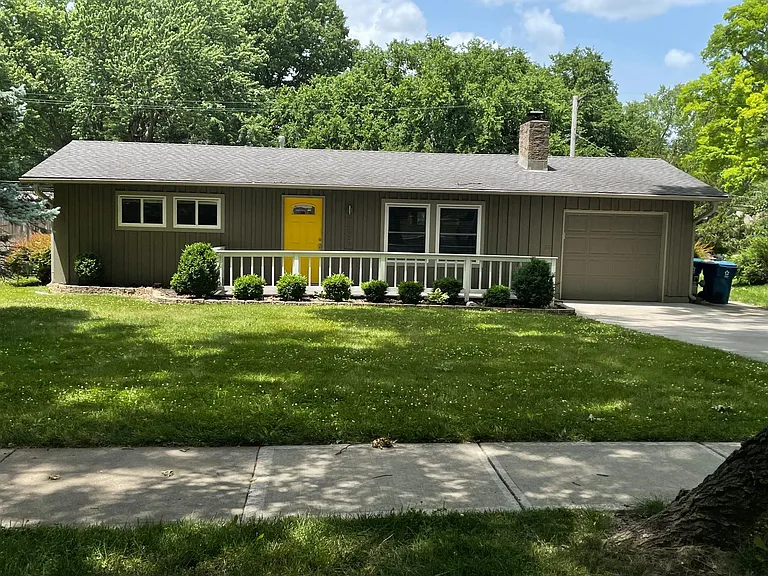 7532 Tomahawk Rd — Photo 2