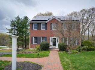 8 Padden Rd, Franklin, MA 02038