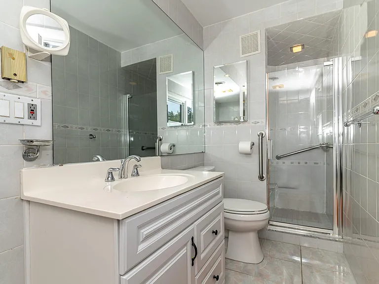 1800 Lark Ln — Photo 32