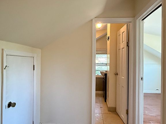 3rd image of 12 Grandview Ave