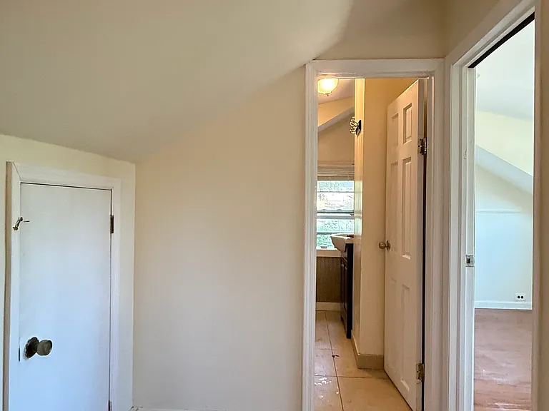 12 Grandview Ave — Photo 3