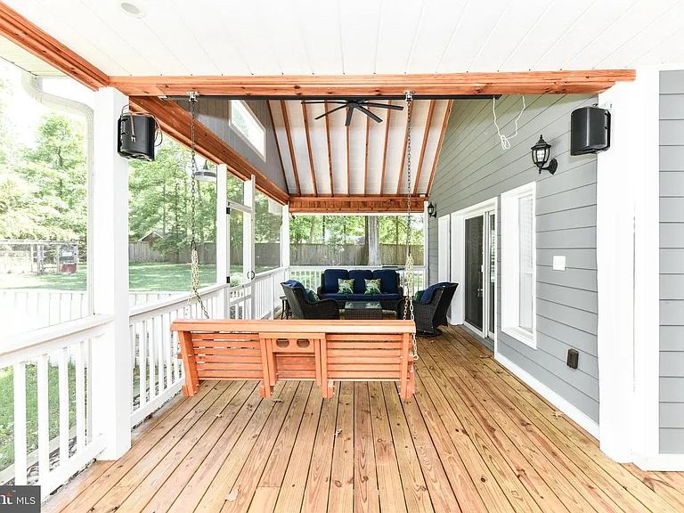 14 Oak Ln — Photo 35