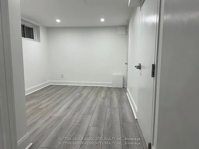 1208 College St #BASEMENT — Photo 6