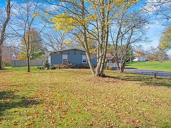 2nd image of 54 Valley Dr SW