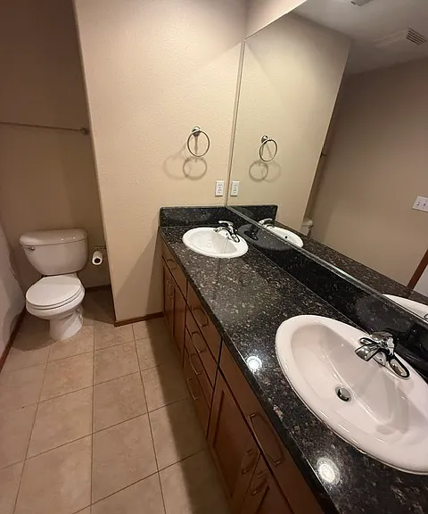 4 SW Boundary St #3 — Photo 32