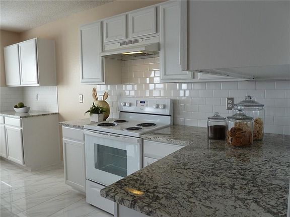 4th image of 706 Claiborn Ln