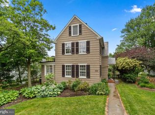 322 Saint Dunstans Rd, Baltimore, MD 21212
