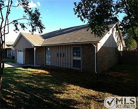 3rd image of 2408 Arapaho Dr