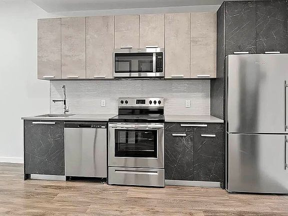 4th image of 2733 E 12th St #4C