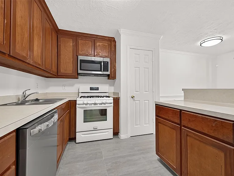 12502 Venus Park Ln — Photo 9