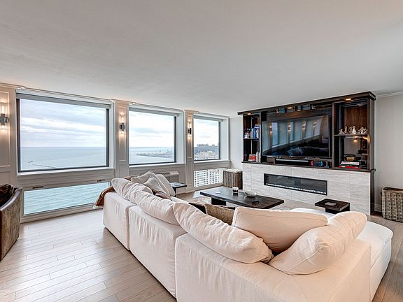 3rd image of 1110 N Lake Shore Dr APT 30N
