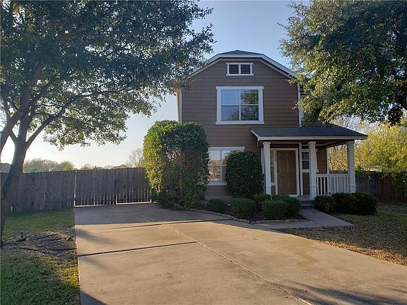 3rd image of 2268 Bluffstone Dr