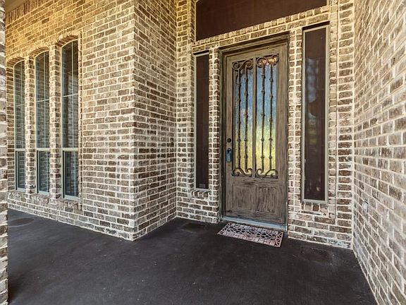3rd image of 206 W Aurora Vista Trl