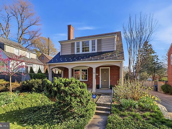 2nd image of 4606 Verplanck Pl NW