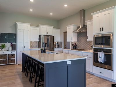 18332 Cheyenne Rd, Omaha, NE, 68136