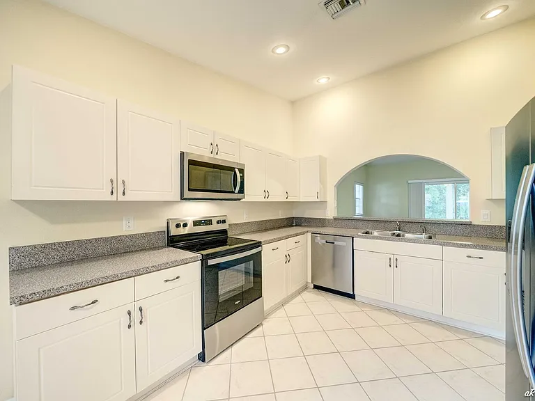 106 Middleburg Dr — Photo 10