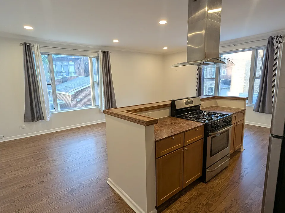 1262 W Lexington St #3