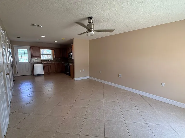 342 Tarpon Ave — Photo 3