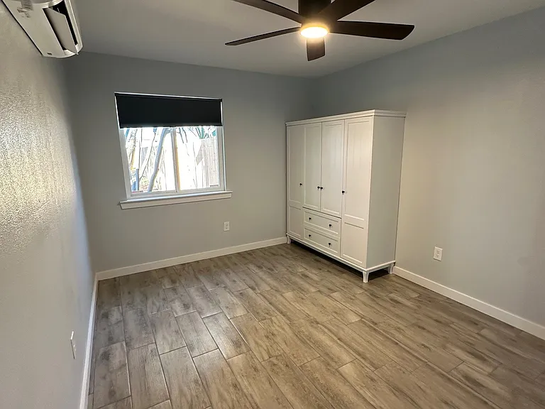 103 N Lovers Ln #A — Photo 20