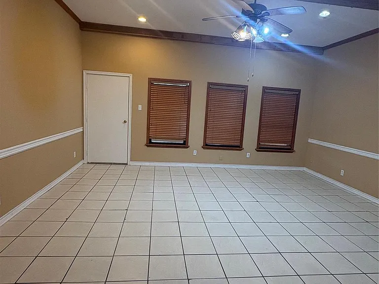 200 Gaines St #1 — Photo 8