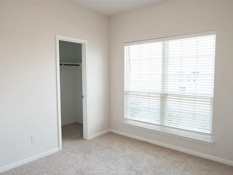 1419 Sideoats Ln — Photo 10