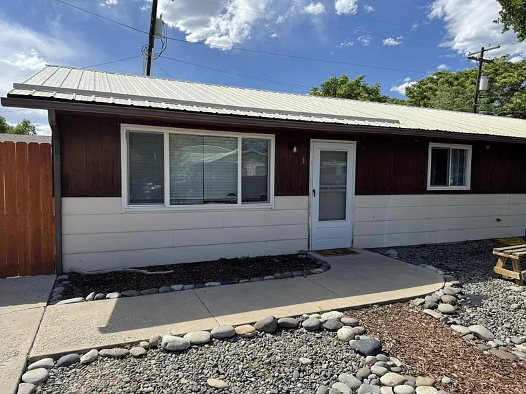 490 SE Kohler Ct — Photo 6