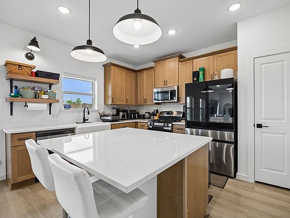 3rd image of 2616 Huron Dr