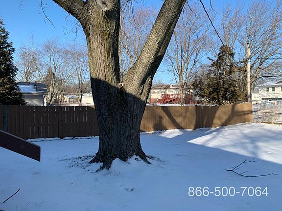 5th image of 1713 S Green Meadows Blvd