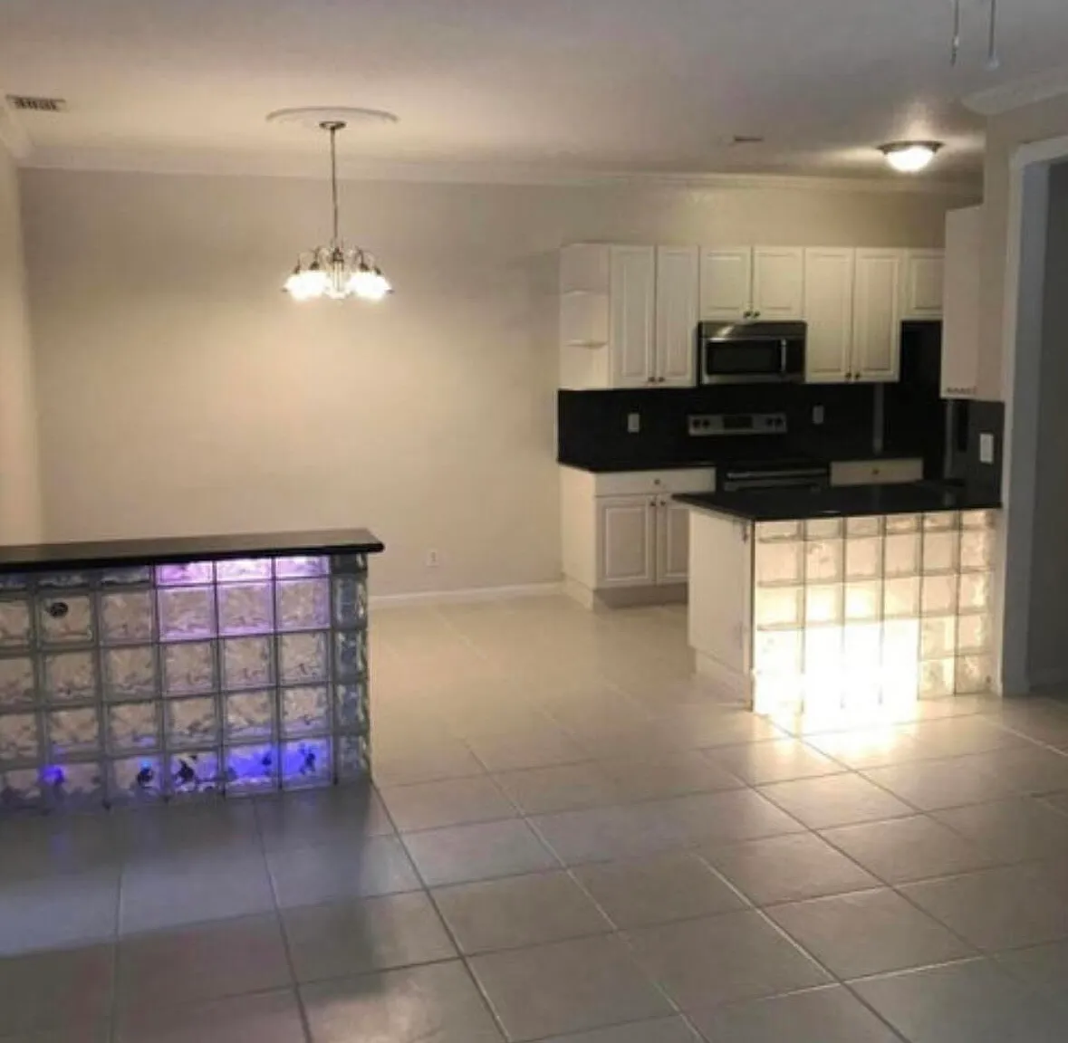 3 bed, 2.0 bath, 1267 sqft, $2,200 — Photo 3