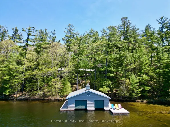 1086 Pennwood Rd #8, Muskoka Lakes, ON P0B 1J0