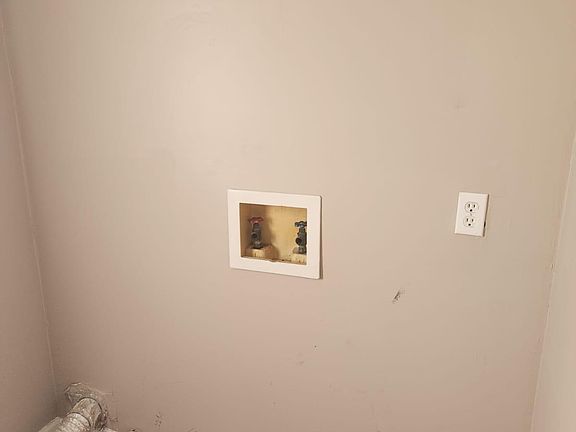 5th image of 193 N Meribeth Ln