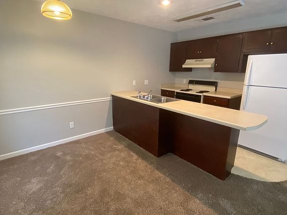 2nd image of 307 Carver Dr #8