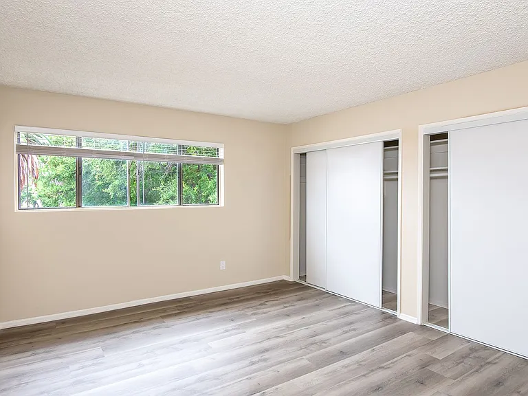 1120 W Alhambra Rd — Photo 13